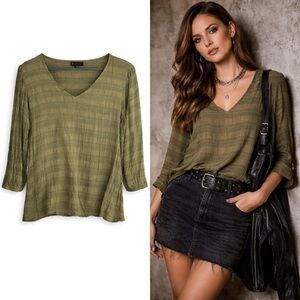 Bobeau Olive Green Textured Blouse V-Neck Relaxed Top Size L